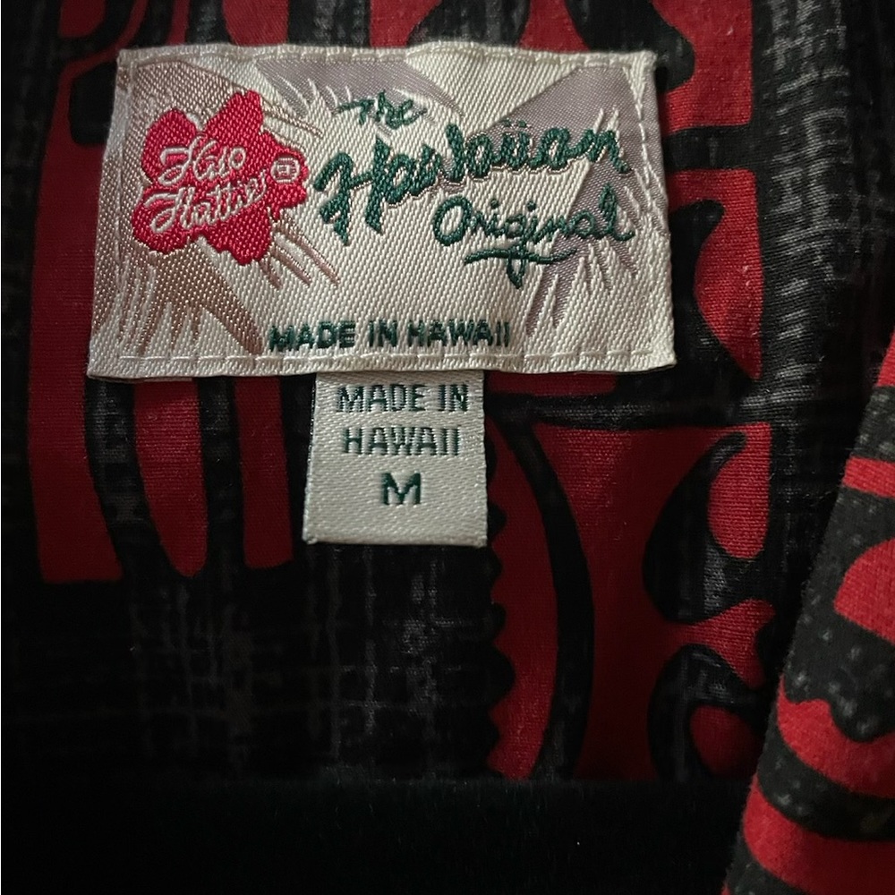 Red hilo Hattie tiki shirt - Picture 2 of 2